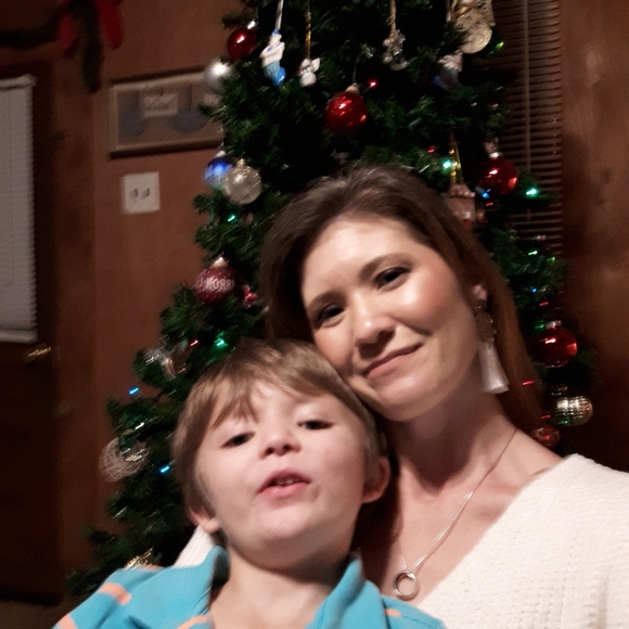 Meet your Posher, Alicia - Picture 3 of 10